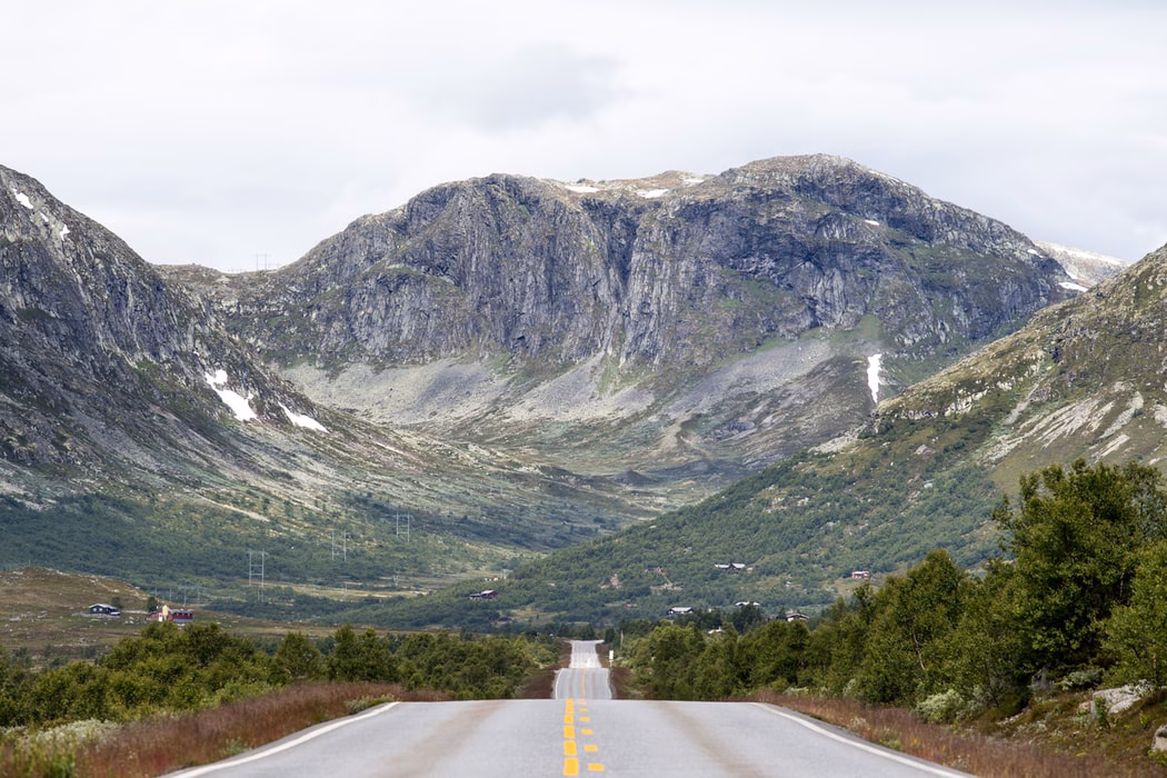 Her bør du lade elbilen på vei til fjellet i sommer
